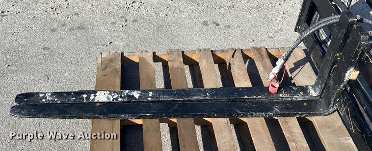 image for item DK0110 GIYI SF60 skid steer forks