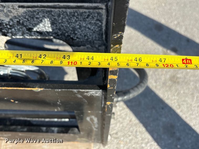 image for item DK0110 GIYI SF60 skid steer forks