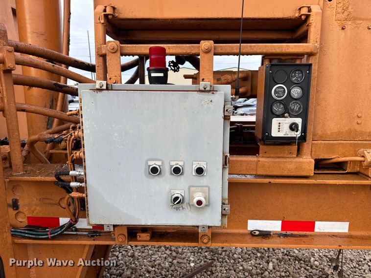 image for item DO2274 R.M. Johnson Model B E-Z Crusher car crusher trailer