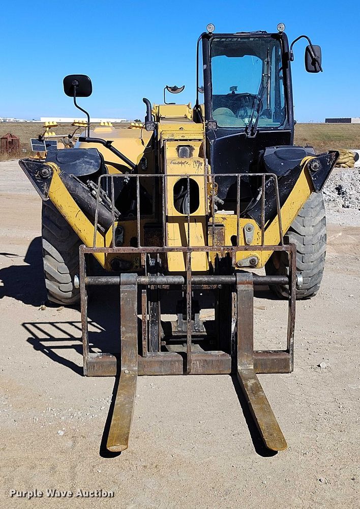 MANIPULADOR 2010 CATERPILLAR