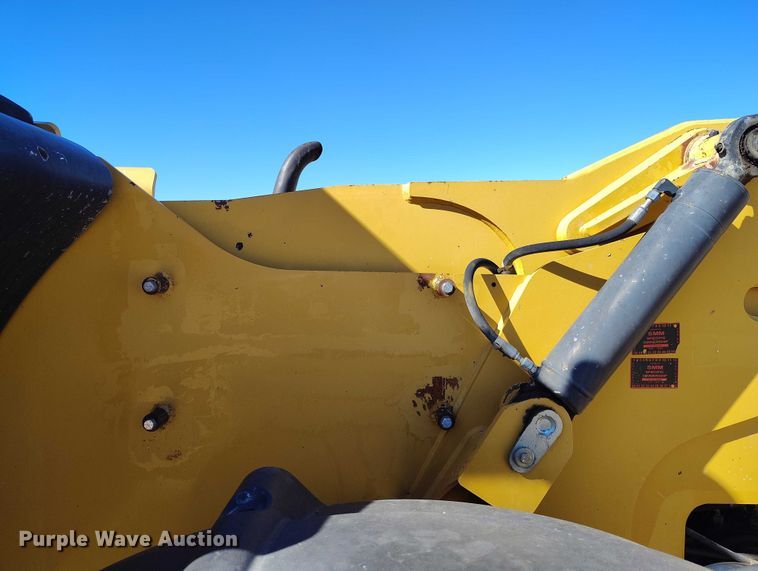 image for item DP5089 2010 Caterpillar TH514 telehandler