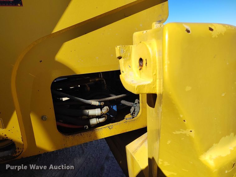 image for item DP5089 2010 Caterpillar TH514 telehandler