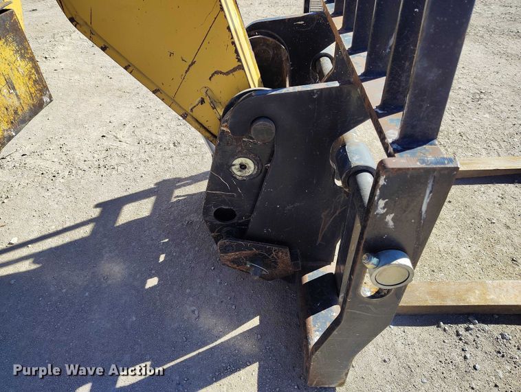 image for item DP5089 2010 Caterpillar TH514 telehandler