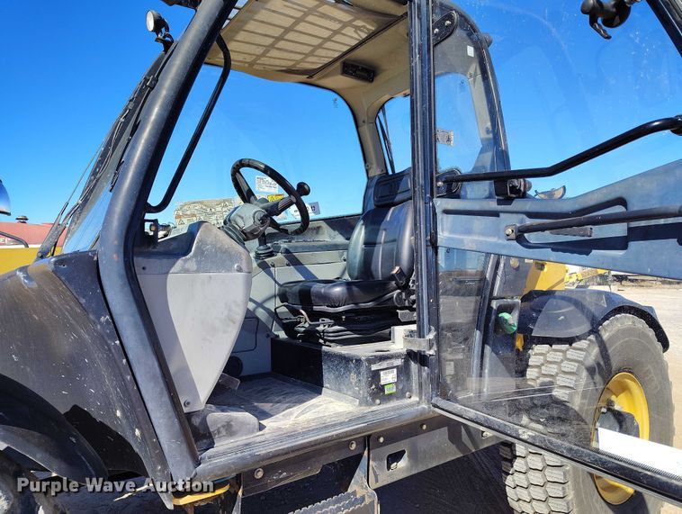 image for item DP5089 2010 Caterpillar TH514 telehandler