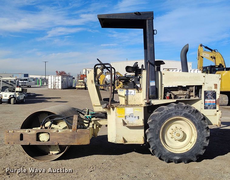 image for item DP5096 1999 Ingersoll Rand SD-40D single drum vibratory roller