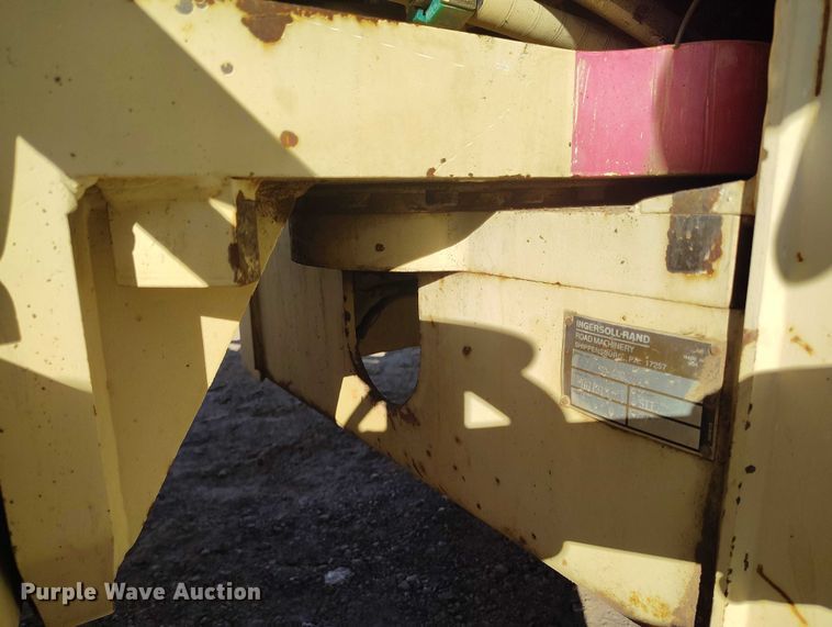 image for item DP5096 1999 Ingersoll Rand SD-40D single drum vibratory roller