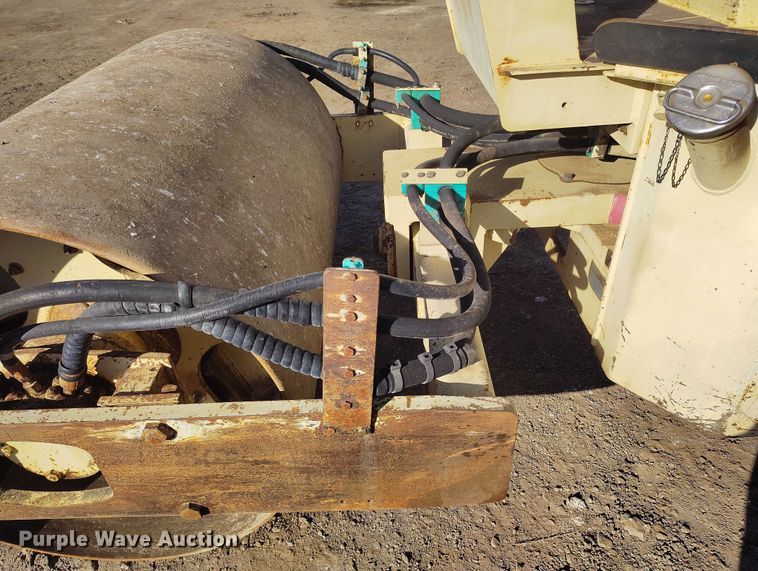 image for item DP5096 1999 Ingersoll Rand SD-40D single drum vibratory roller