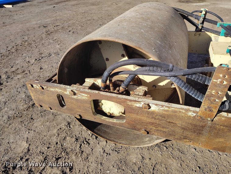 image for item DP5096 1999 Ingersoll Rand SD-40D single drum vibratory roller