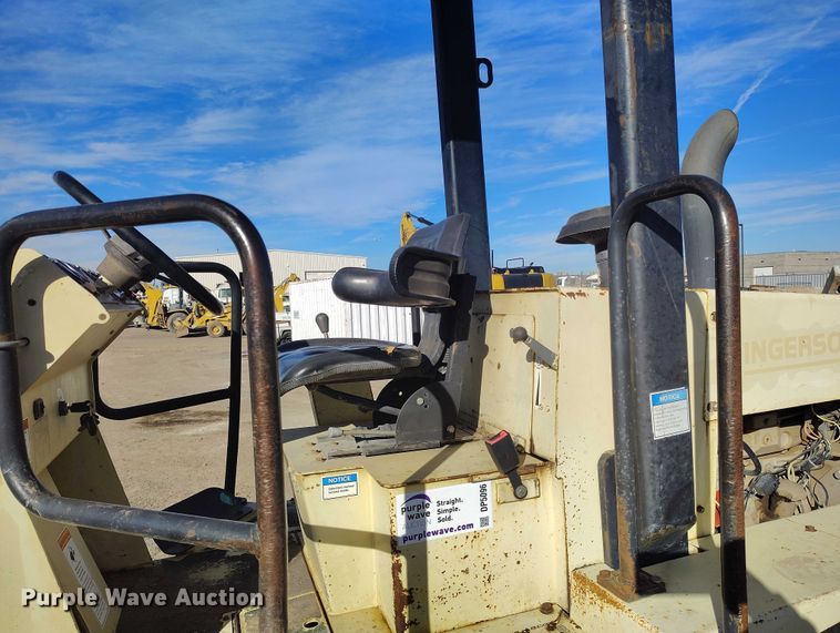 image for item DP5096 1999 Ingersoll Rand SD-40D single drum vibratory roller