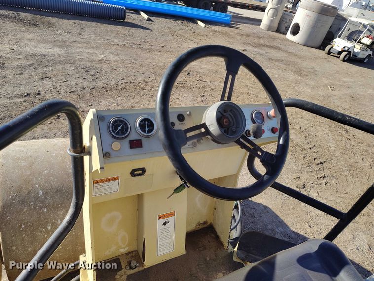 image for item DP5096 1999 Ingersoll Rand SD-40D single drum vibratory roller