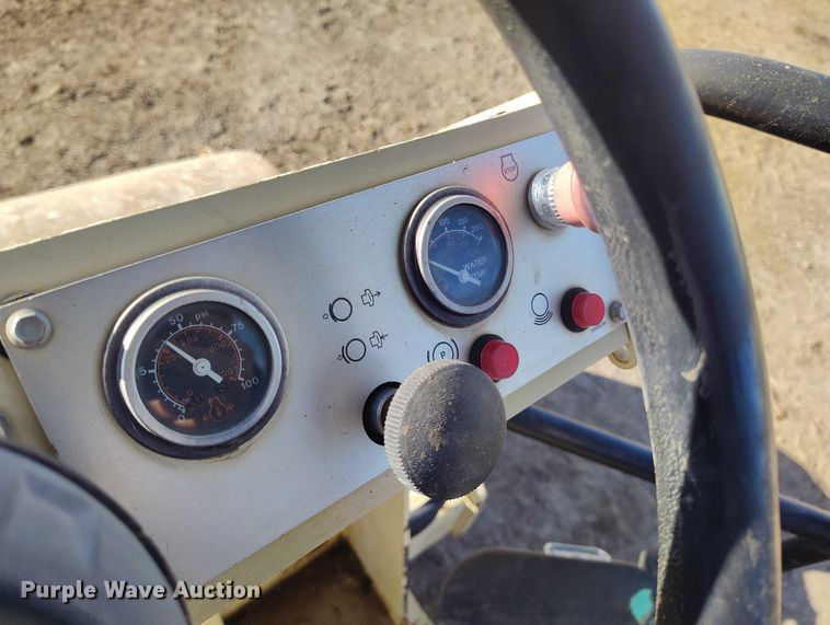 image for item DP5096 1999 Ingersoll Rand SD-40D single drum vibratory roller