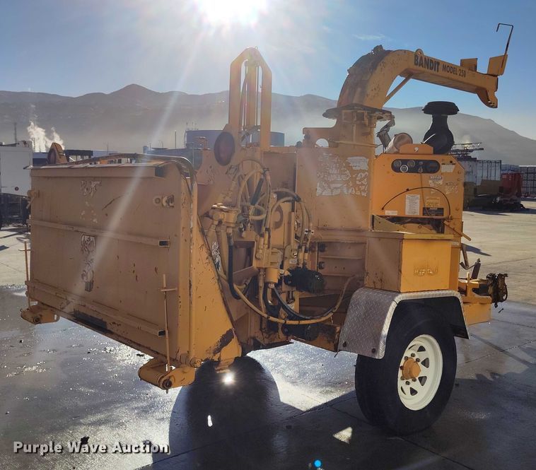 image for item DP5098 2002 Bandit 250 wood chipper