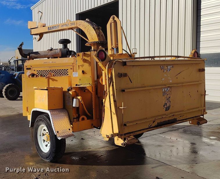 image for item DP5098 2002 Bandit 250 wood chipper