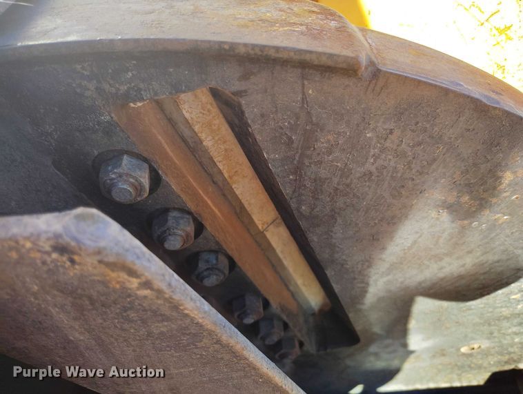 image for item DP5098 2002 Bandit 250 wood chipper