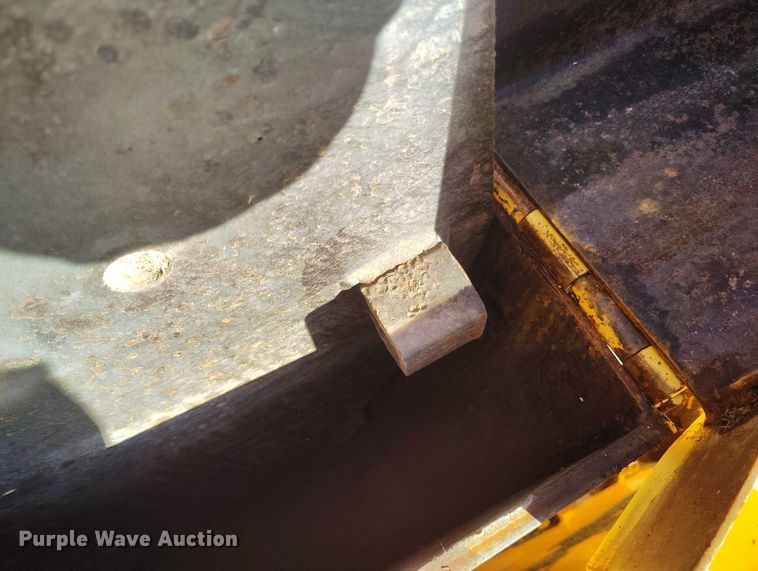 image for item DP5098 2002 Bandit 250 wood chipper