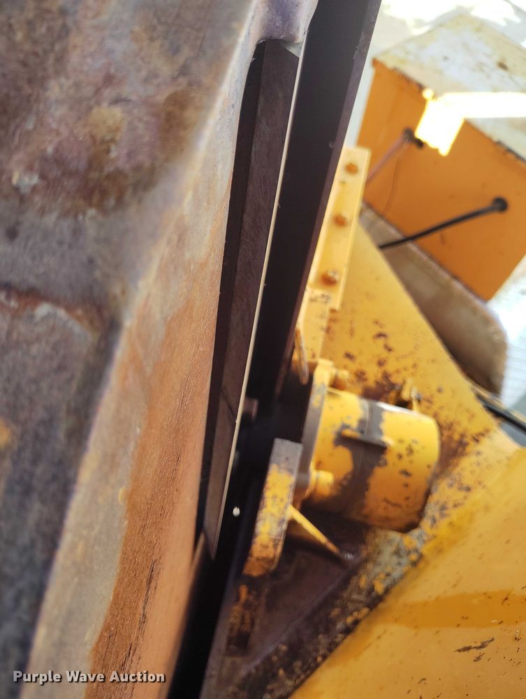 image for item DP5098 2002 Bandit 250 wood chipper