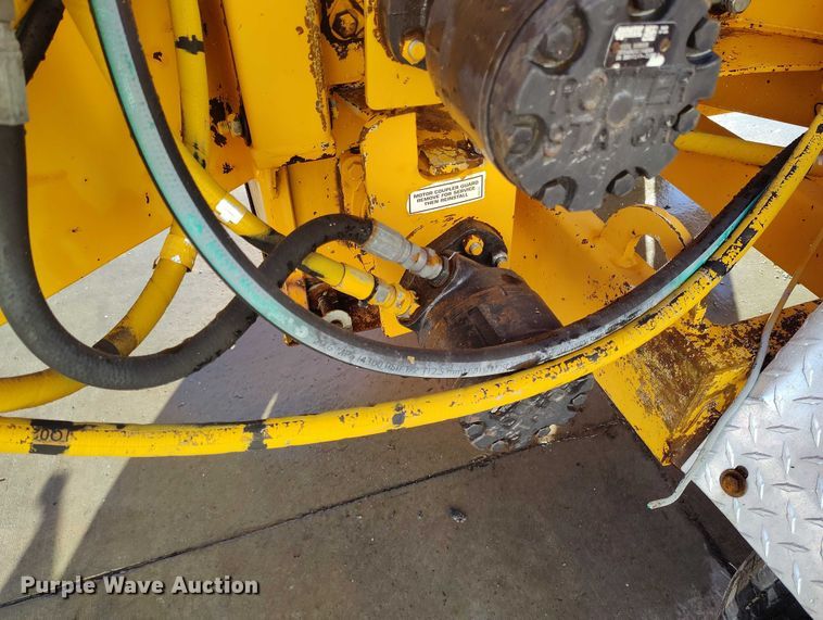 image for item DP5098 2002 Bandit 250 wood chipper