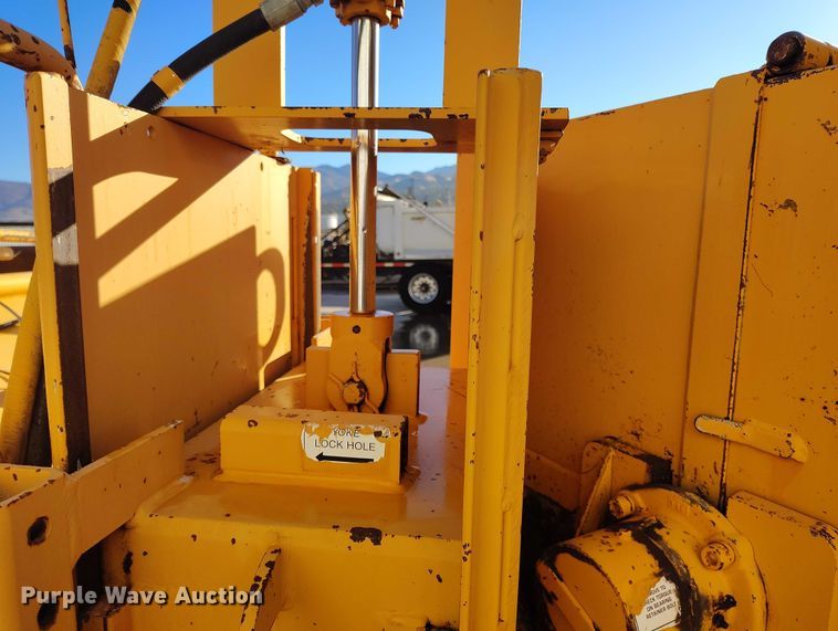 image for item DP5098 2002 Bandit 250 wood chipper