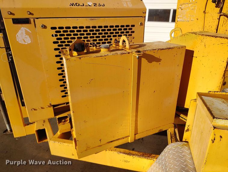 image for item DP5098 2002 Bandit 250 wood chipper