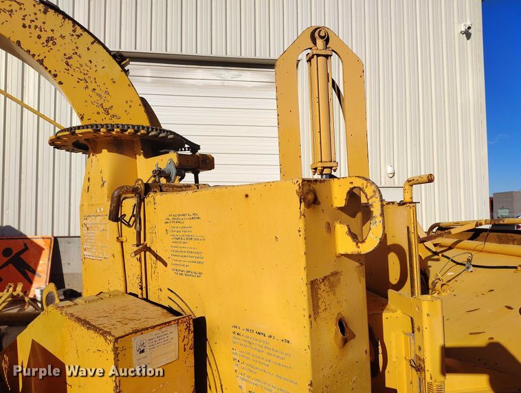 image for item DP5098 2002 Bandit 250 wood chipper