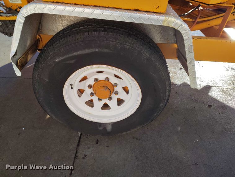 image for item DP5098 2002 Bandit 250 wood chipper