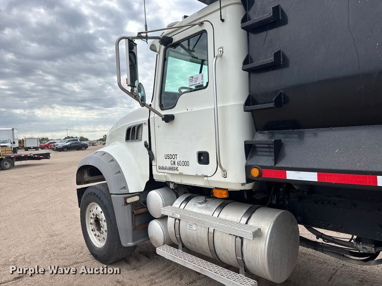 image for item DP8907 2007 Mack CTP713 dump truck