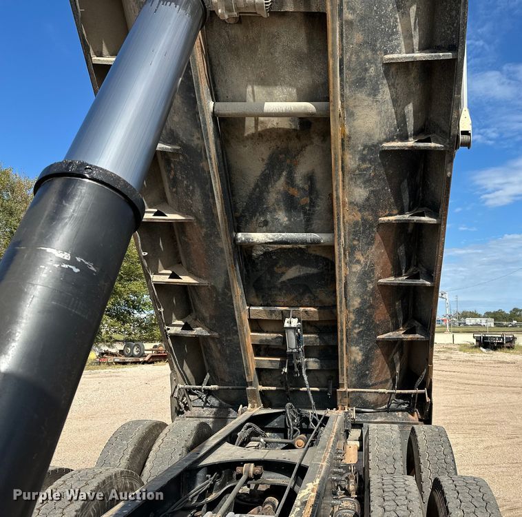 image for item DP8907 2007 Mack CTP713 dump truck