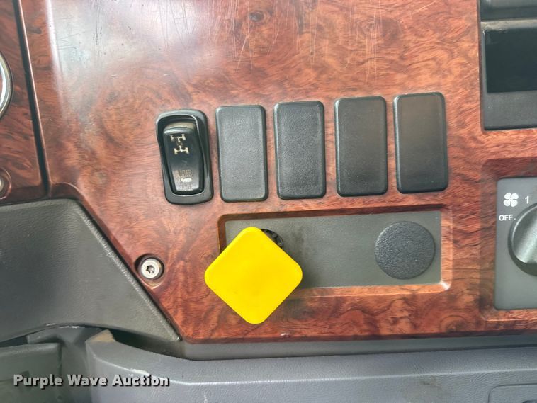 image for item DP8907 2007 Mack CTP713 dump truck