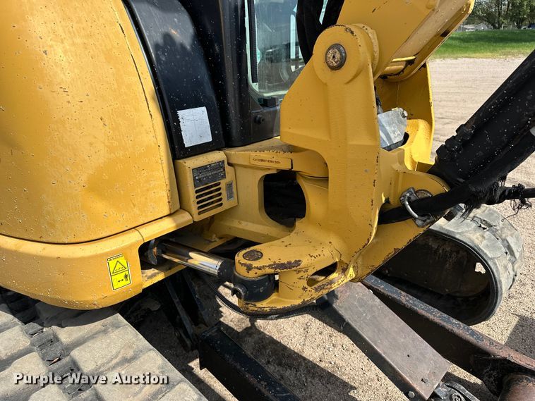 image for item DP8908 2011 Caterpillar 305D CR mini excavator