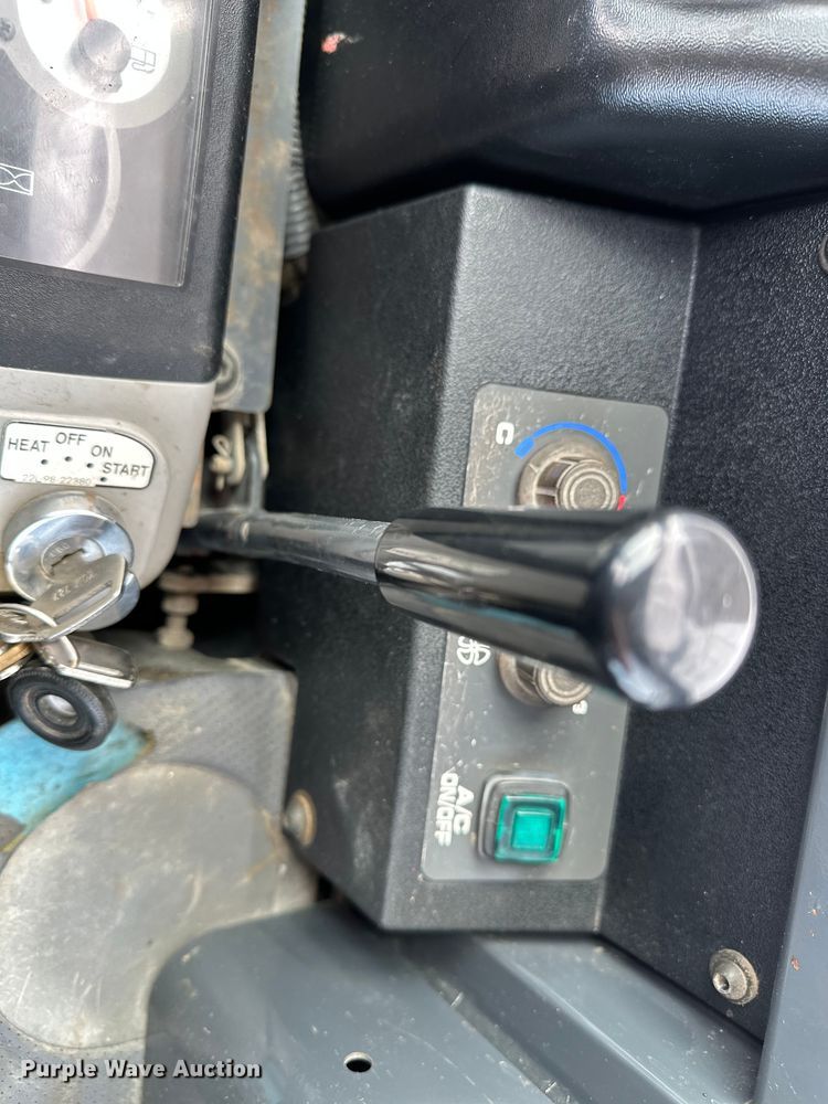 image for item DP8909 2008 Komatsu PC35MR-3 mini excavator