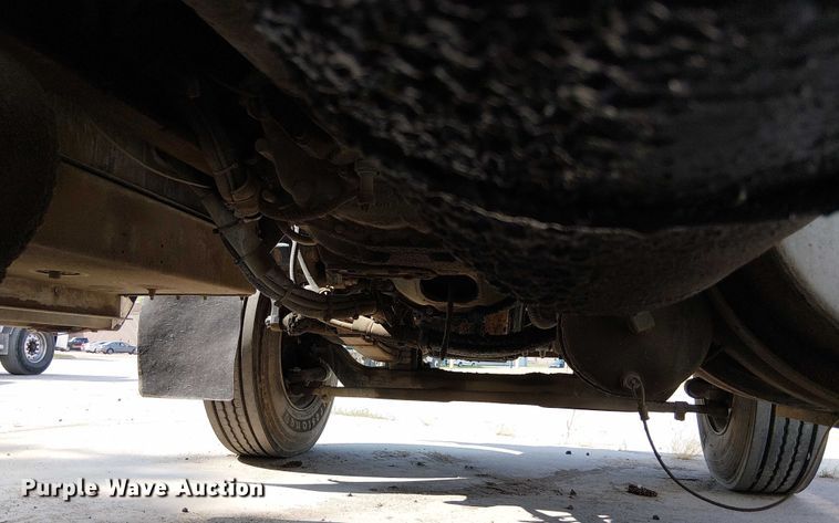 image for item DT6276 2000 Kenworth W900B truck cab and chassis