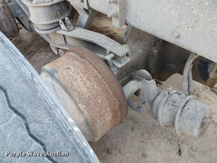 image for item DT6276 2000 Kenworth W900B truck cab and chassis