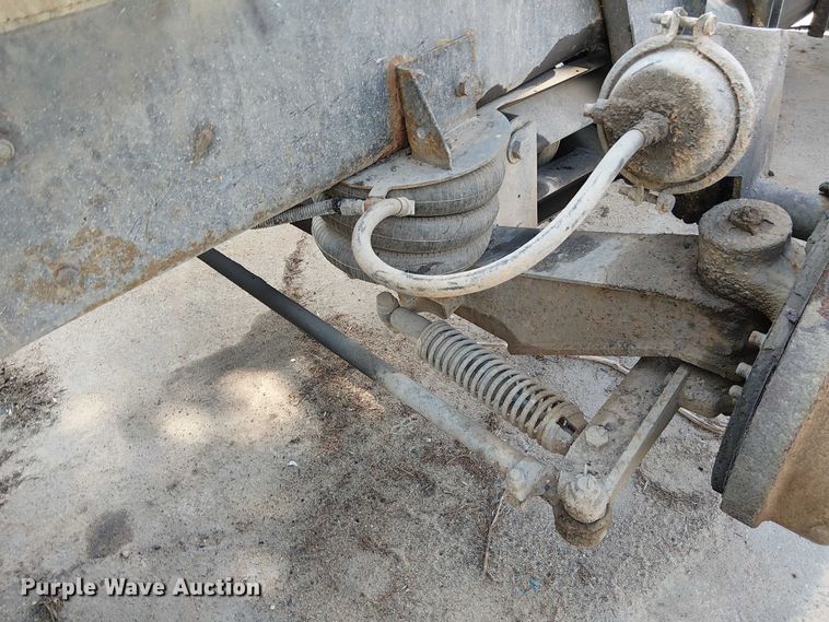 image for item DT6276 2000 Kenworth W900B truck cab and chassis