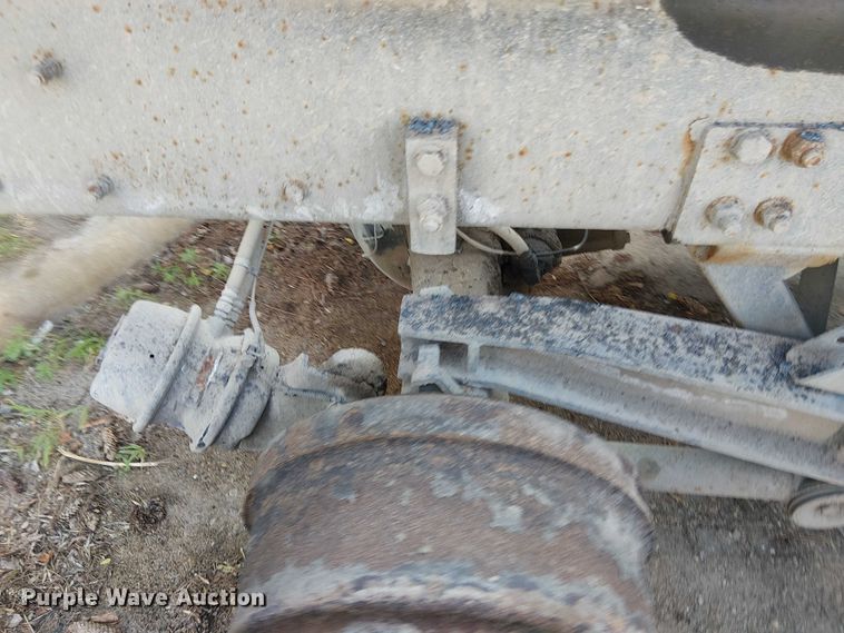 image for item DT6276 2000 Kenworth W900B truck cab and chassis