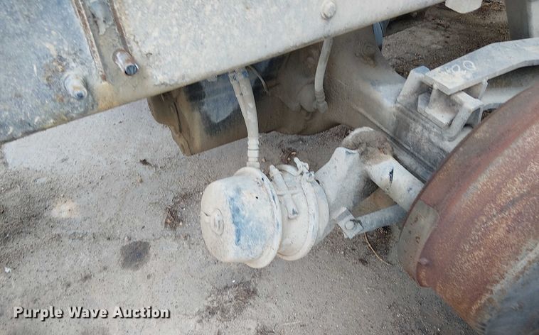 image for item DT6276 2000 Kenworth W900B truck cab and chassis