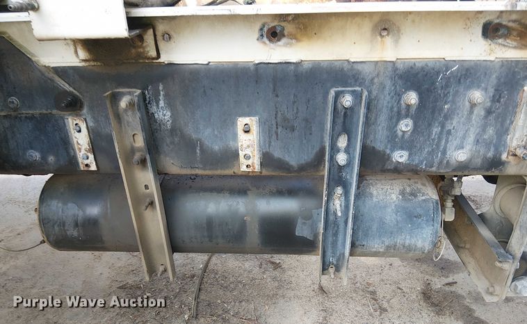 image for item DT6276 2000 Kenworth W900B truck cab and chassis