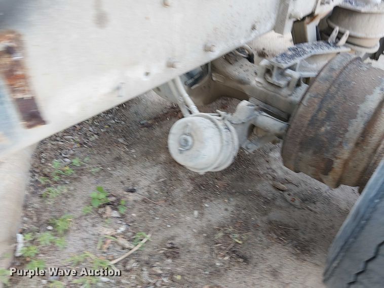 image for item DT6276 2000 Kenworth W900B truck cab and chassis