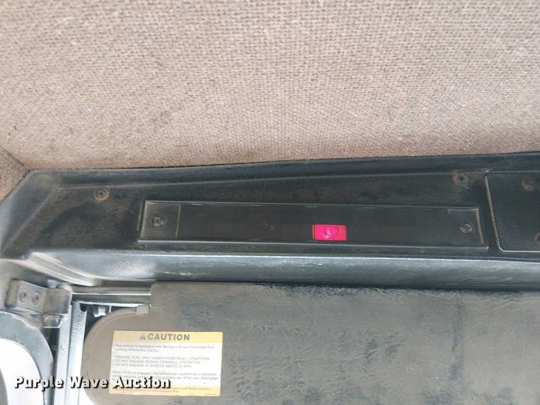 image for item DT6276 2000 Kenworth W900B truck cab and chassis