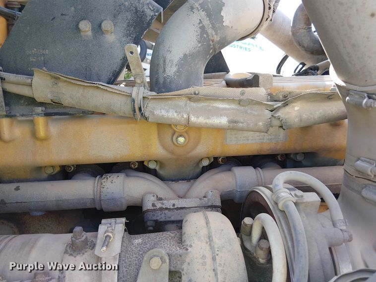 image for item DT6276 2000 Kenworth W900B truck cab and chassis