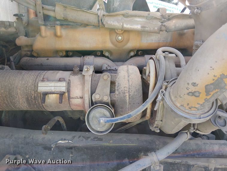 image for item DT6276 2000 Kenworth W900B truck cab and chassis