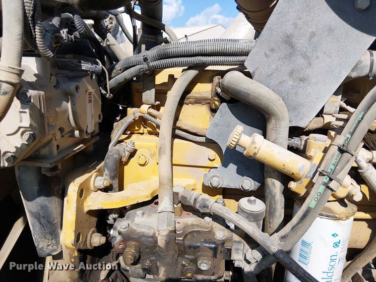 image for item DT6276 2000 Kenworth W900B truck cab and chassis