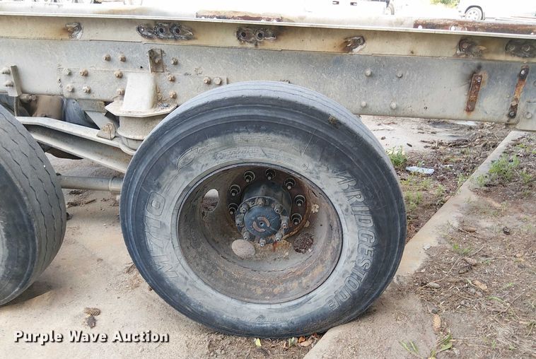 image for item DT6276 2000 Kenworth W900B truck cab and chassis