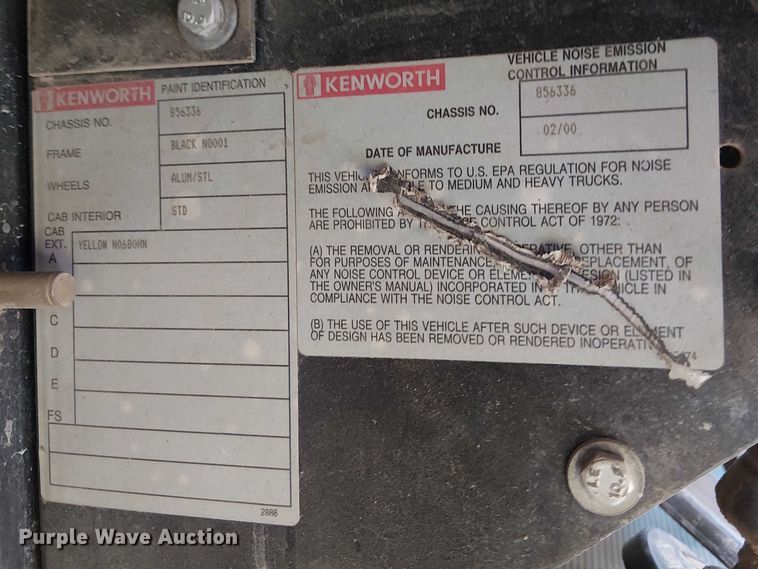 image for item DT6276 2000 Kenworth W900B truck cab and chassis