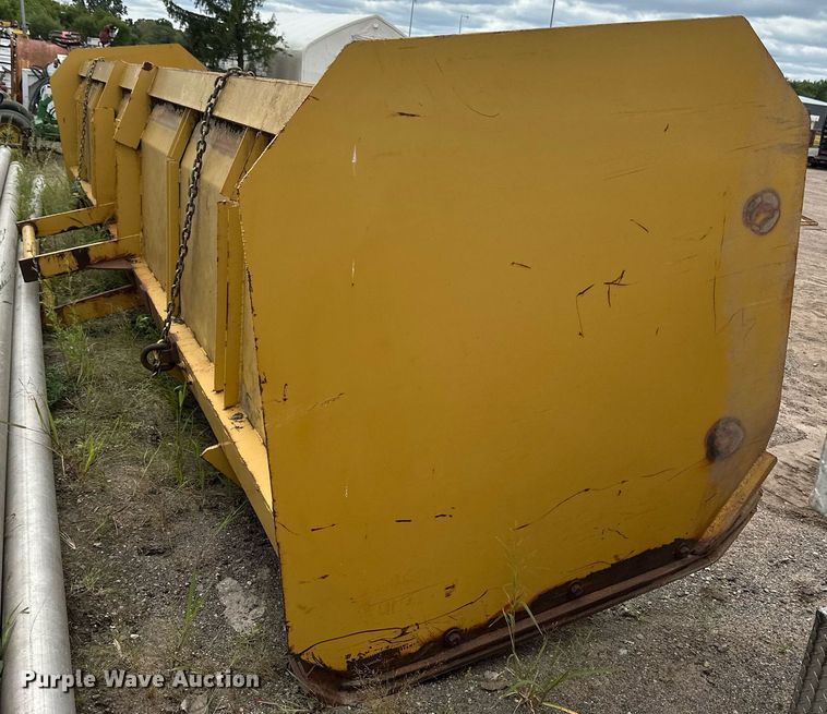 image for item DT6292 24' W wheel loader snow pusher