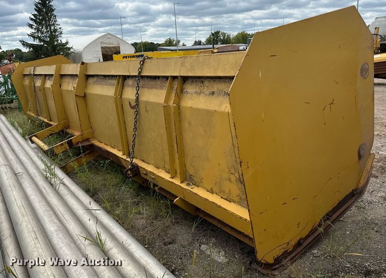 image for item DT6292 24' W wheel loader snow pusher