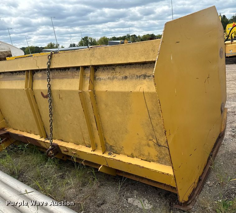 image for item DT6292 24' W wheel loader snow pusher