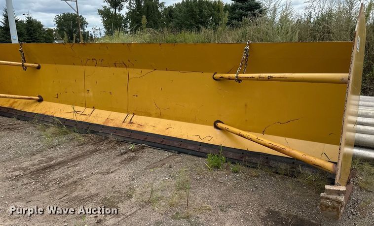 image for item DT6292 24' W wheel loader snow pusher