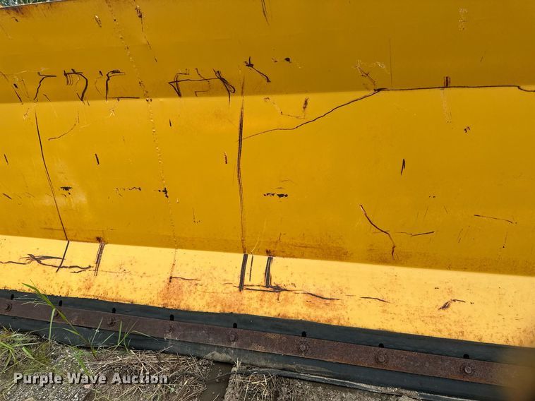 image for item DT6292 24' W wheel loader snow pusher