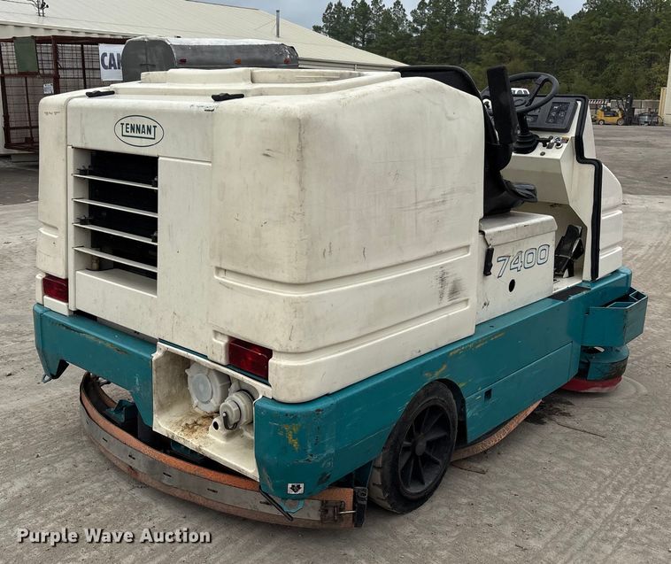 image for item DU1402 Tennant 7400 floor scrubber