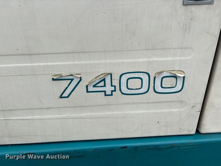 image for item DU1402 Tennant 7400 floor scrubber